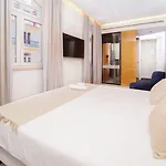 Отель Golden 4*