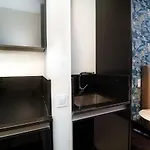 Golden ホテル 4*