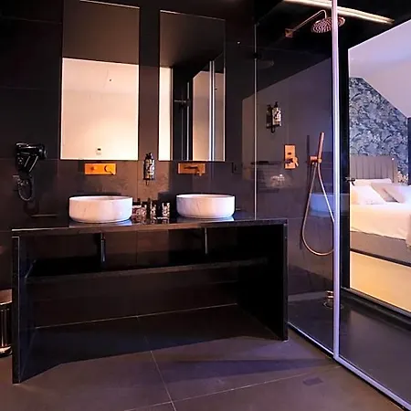 Golden Hotel