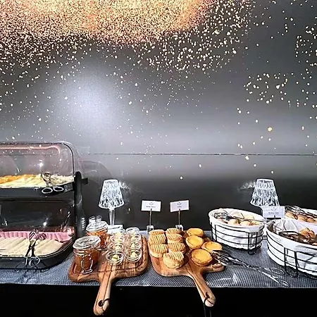 Hotel Golden 4*