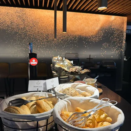 Golden 酒店